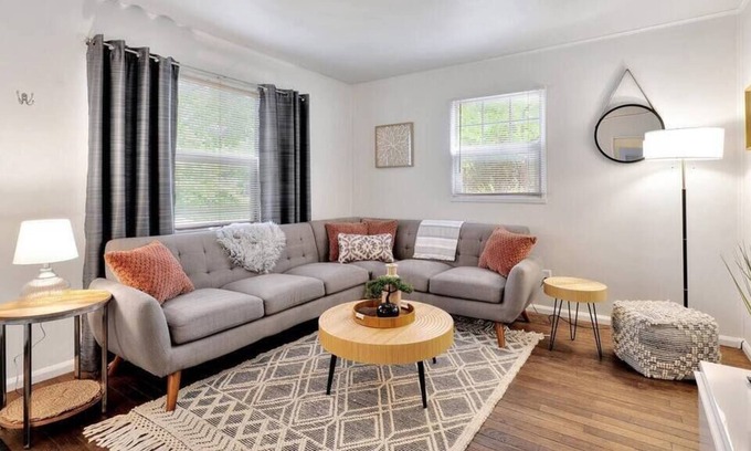 Champaign Casa | Cozy Cottage in Central Champaign Near UIUC Campus