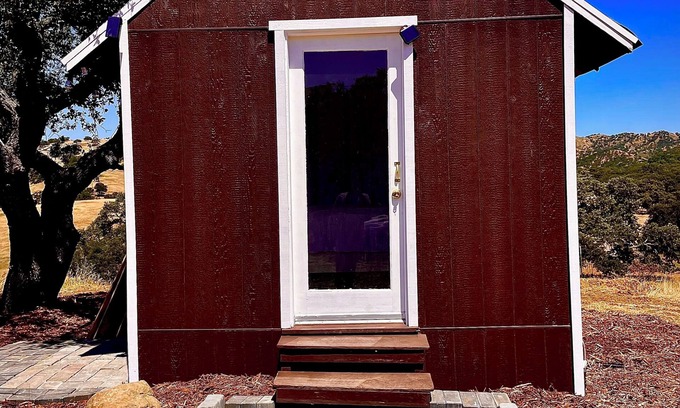Hollister Cabaña | Cozy cottage in charming Paicines with WiFi