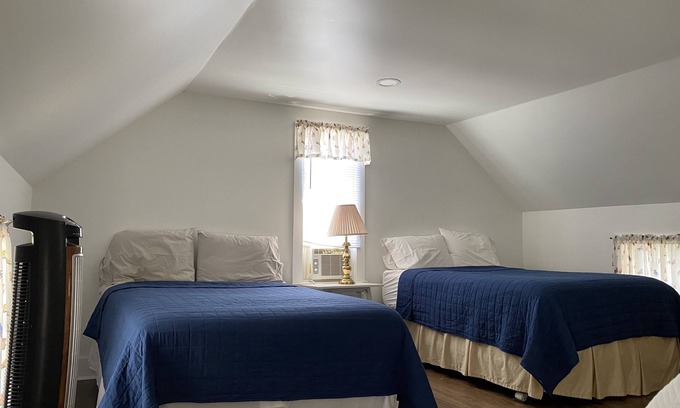 Syracuse Cabaña | Cozy Cottage in Oakwood Resort