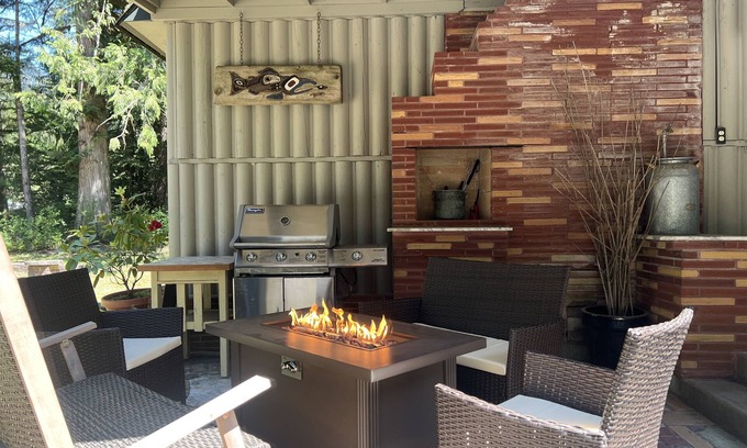 Port Angeles Cabaña | Cozy cottage in the woods, sleeps 9-10, close to Olympic National Park and Lakes