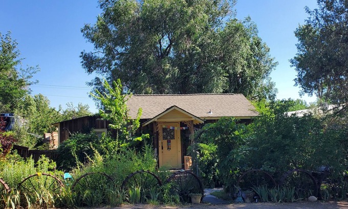 Hagerman Cabaña | Cozy Cottage in the midst of Hot Springs and Waterfalls