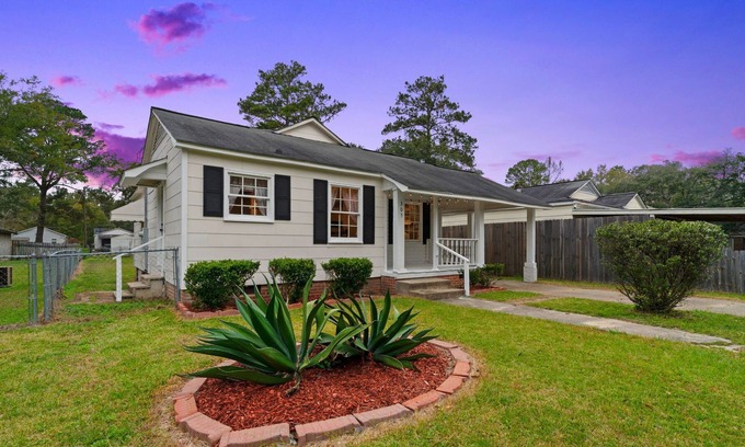 Hattiesburg Casa | Cozy cottage in the heart of Hattiesburg minutes from everything!