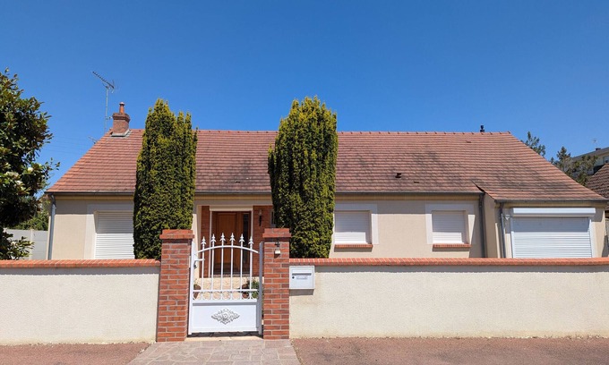Villemandeur Cabaña | Acogedora casa de campo en Villemandeur con jardín cerca de Montargis