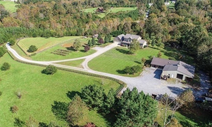 Evington Casa | Cozy cottage just on the outskirts of Lynchburg!