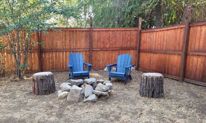 Mariposa Cabaña | Cozy Cottage, Large Fenced Yard, Close to Yosemite, Bass Lake