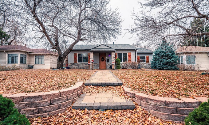 University Park Cabaña | Cozy Cottage near Denver University