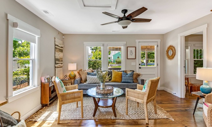 Wilmington Cabaña | Cozy Cottage Near Downtown w/ NO Cleaning Chores