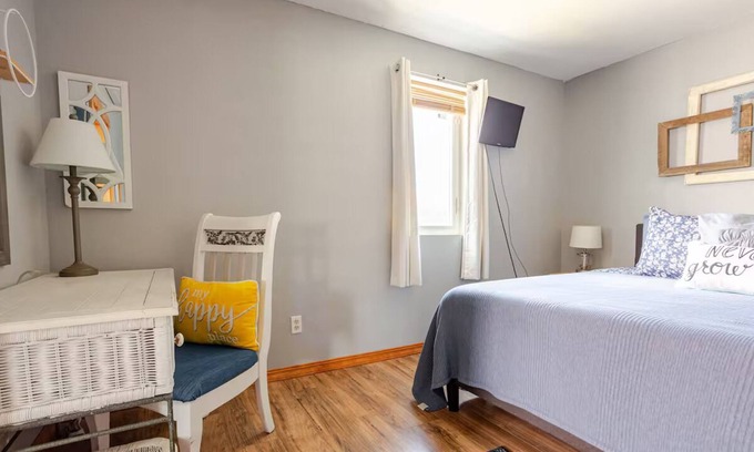 Anaconda Casa | Cozy Cottage near downtown brings Georgetown Lake & Fairmont to your fingertips!