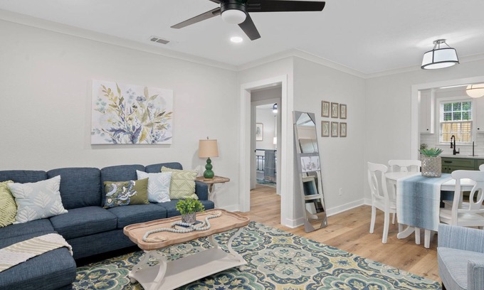 Laurel Cabaña | Cozy Cottage near Downtown Laurel!