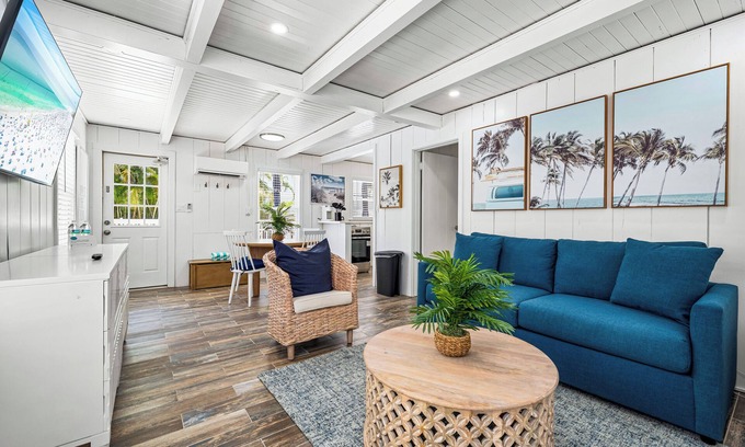 Siesta Key Cabaña | Cozy Cottage Near Siesta Key Village!