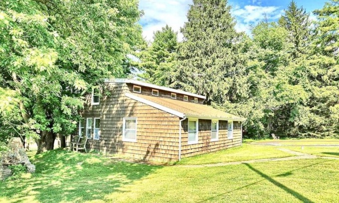 Waynesboro Cabaña | Cozy Cottage near Skiing, Gettysburg, and Hiking