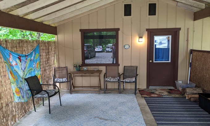 Cave Junction Cabaña | Cozy cottage near Caves and Coast