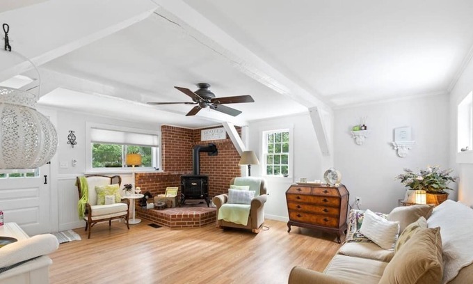 Sanbornton Casa | Cozy Cottage next to Longlook Farm near Lake Winnisquam