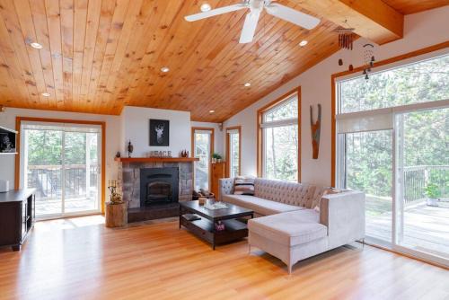 Tiny Casa | Cozy cottage on a private beach -Georgian Bay