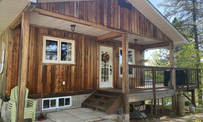 Thorne Cabaña | Cozy Cottage on Lac Kipawa
