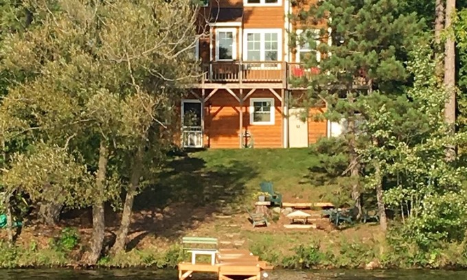 Hatley Cabaña | Cozy Cottage on Pike Lake