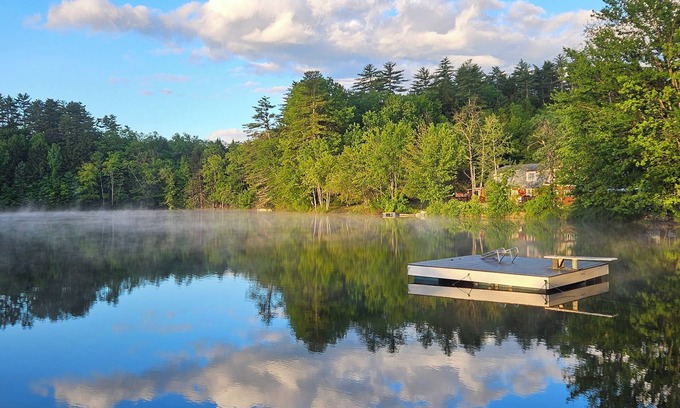 West Hopkinton Cabaña | Cozy cottage on Pleasant Pond