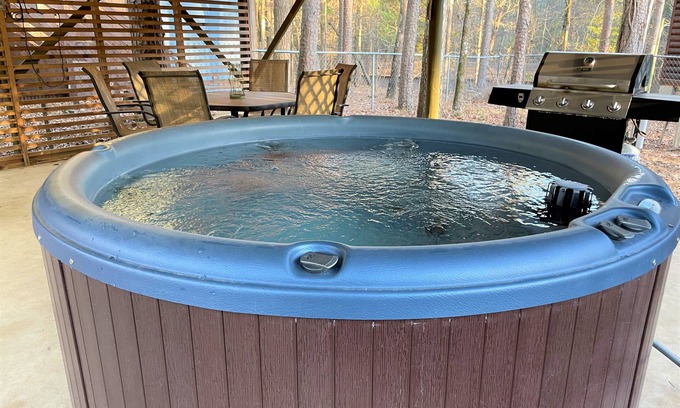 Broken Bow Cabaña | Cozy Cottage/Pet and Kid Friendly with Completely Fenced Property
