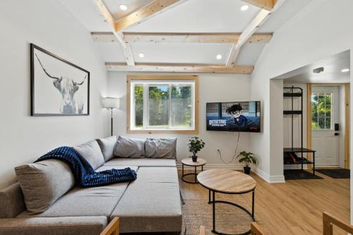 Hastings Highlands Casa | Cozy Cottage Retreat Private 2 Acres, Near Lake