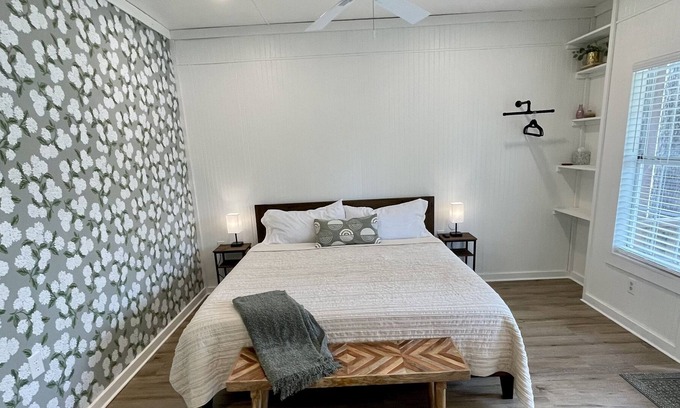 Weatherford Cabaña | Cozy Cottage Right off I-20