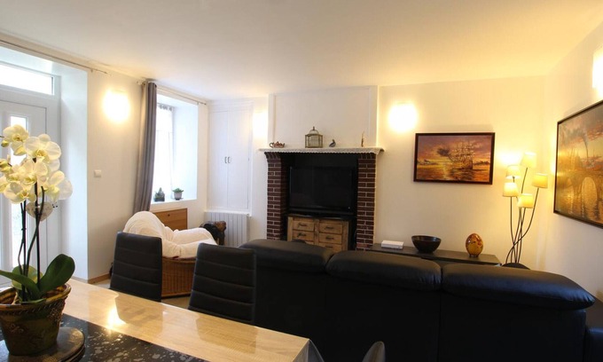 Barfleur Cabaña | Casa acogedora en Barfleur: patio privado, mascotas bienvenidas, cerca del puerto y comercios