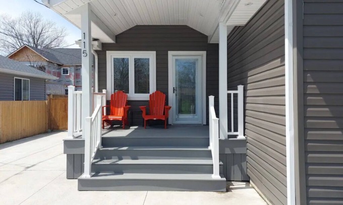 Levergood Beach Casa | Cozy cottage steps from beautiful Lake Erie w/Hot tub. Wine, dine and unwind!!