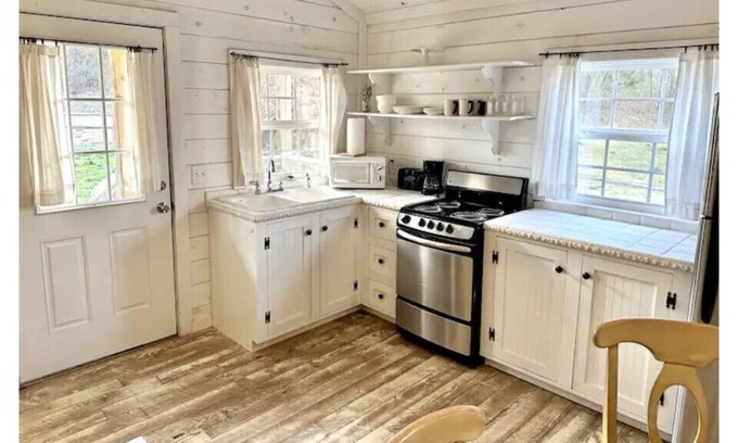 Blue Eye Casa | Cozy Cottage Studio