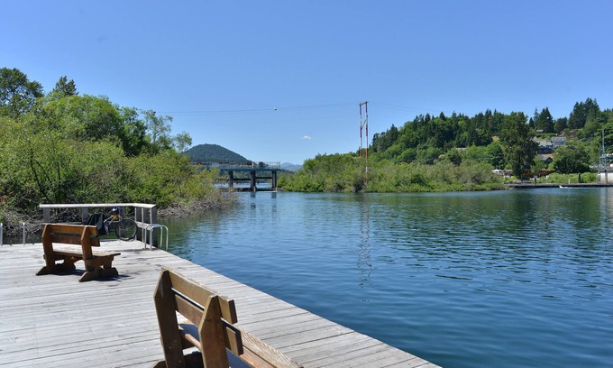 Lake Cowichan Casa | Acogedora casa de campo casa de estilo en el corazón de Lake Cowichan