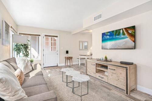 Balboa Peninsula Casa | Cozy Cottage W Ac & Stylish Interior One House From Beach By Beachview Rentals