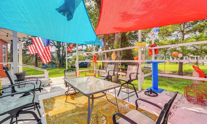 Beaufort Cabaña | Cozy Cottage w/ Deck, 9 Mi to Downtown Beaufort!