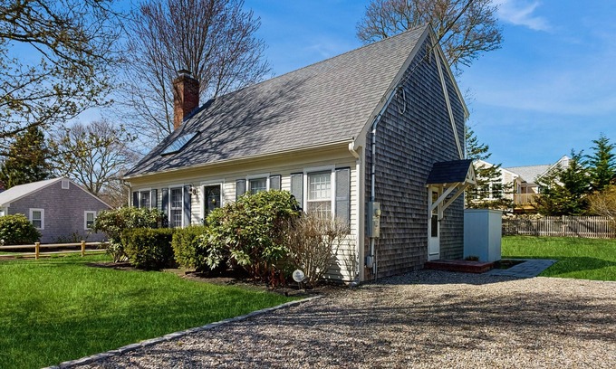 Yarmouth Port Casa | Cozy cottage w/ game room & yard: close to beaches & entertainment