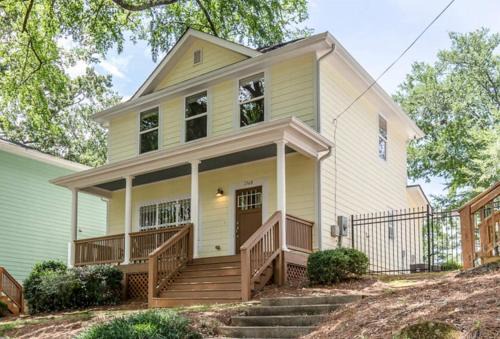 Athens Casa | Cozy Cottage - Walk To Campus, Stadium, Downtown