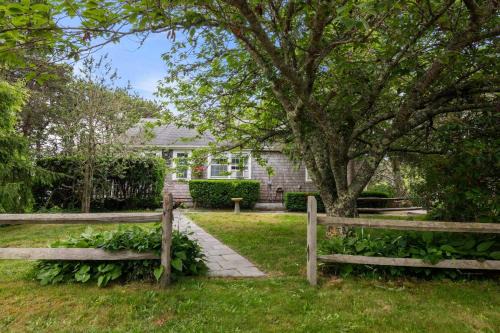 East Orleans Casa | Cozy Cottage Walk to Nauset Beach