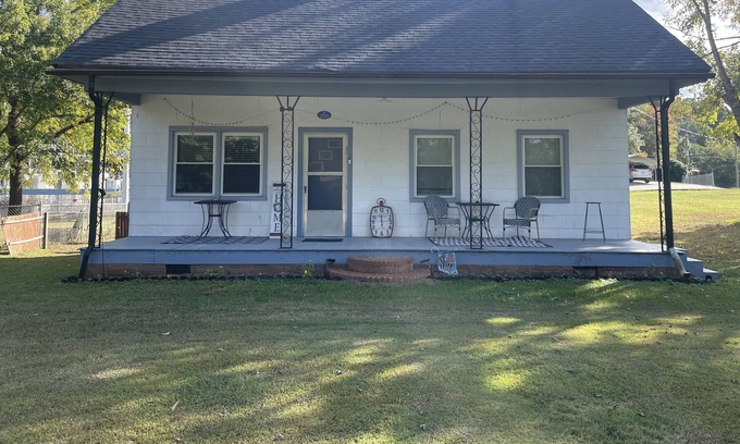 Rhodhiss Cabaña | Cozy Cottage With a View - Lake Hickory