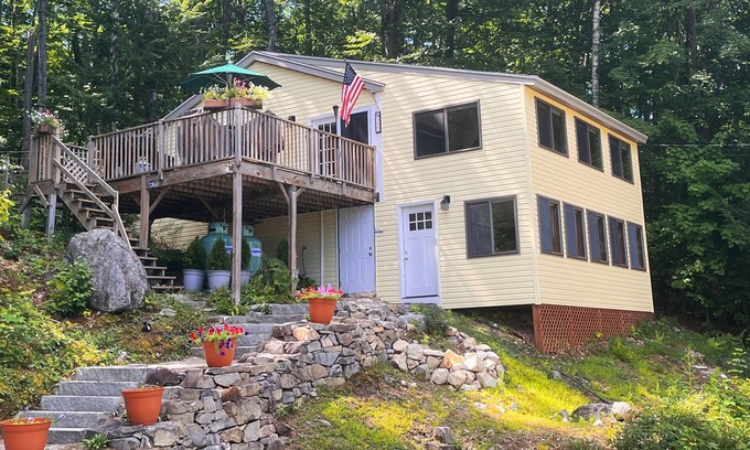 Alton Bay Cabaña | Cozy cottage with beautiful lake views