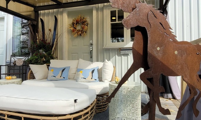 Rocky Mountain House Cabina | Cozy Country Escape: Pet-Friendly Cabin with Ski & Snowshoe Trails