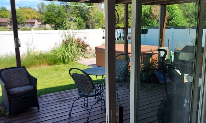Scottsbluff Casa | Cozy country 3 bedroom 2 full baths fenced back yard animals welcome