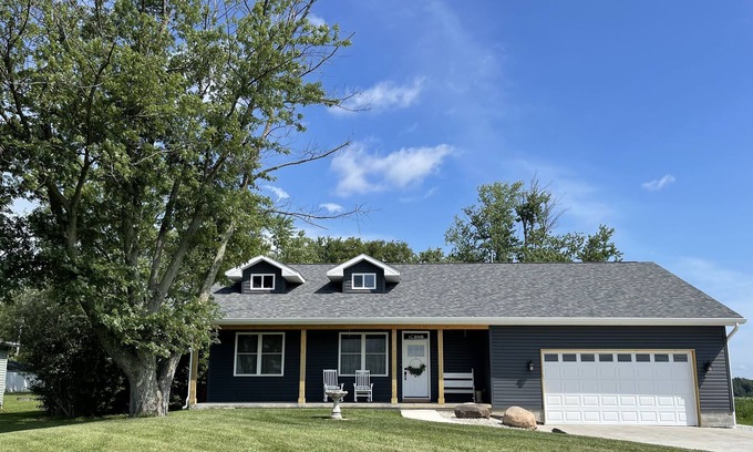 Rockfield Casa | Cozy country bungalow close to Purdue University, State Park, and Lakes