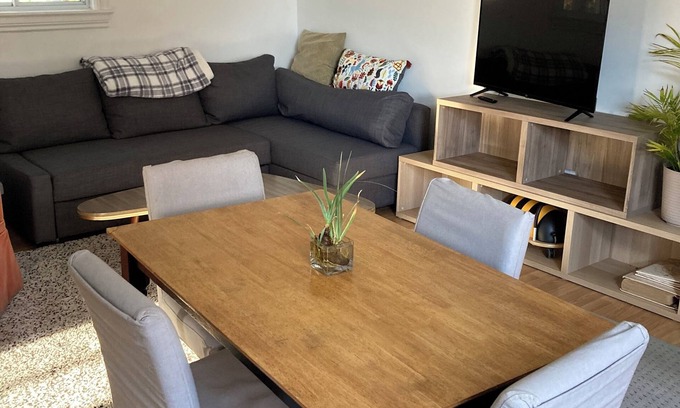 North Dundas Casa | Cozy Country Bungalow