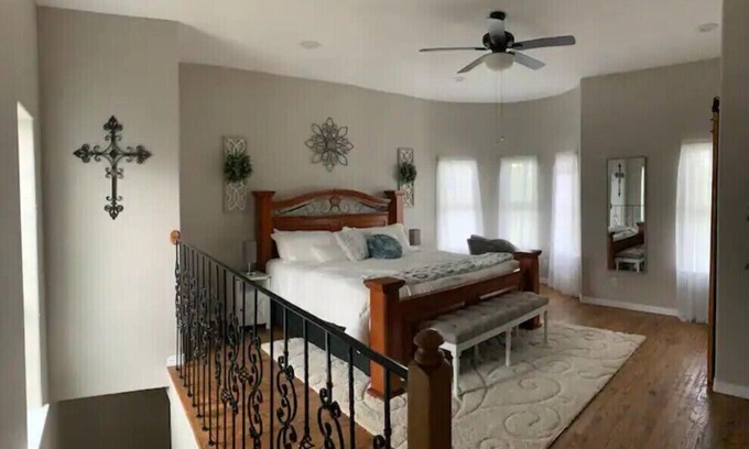 Cotton Gin Apartamento | Cozy Country Castle Retreat