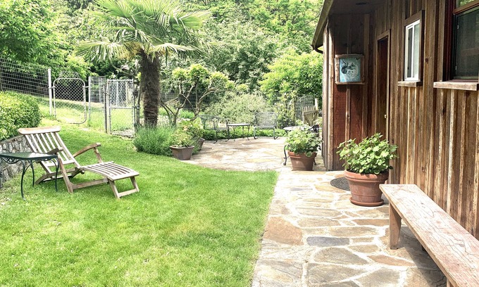 Saanich Otro | Cozy Country Farmhouse