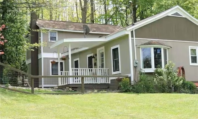 Black Creek Cabina | Cozy Country Home in Friendship, NY with WiFi
