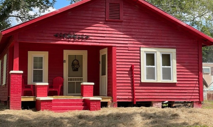 Abbeville Casa | Cozy country home near Lake Eaufula and hunting