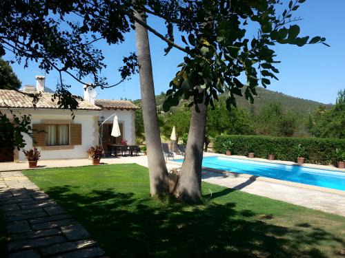 Alaro Casa | Cozy Country House Banyols