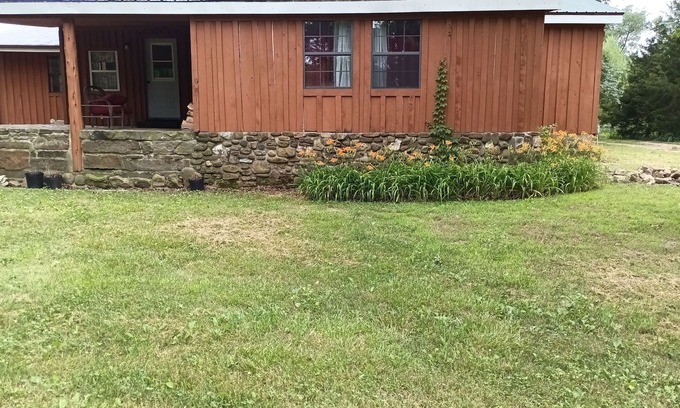 Kingston Otro | Cozy Country Rustic Retreat! Relax or enjoy the Great Outdoors!