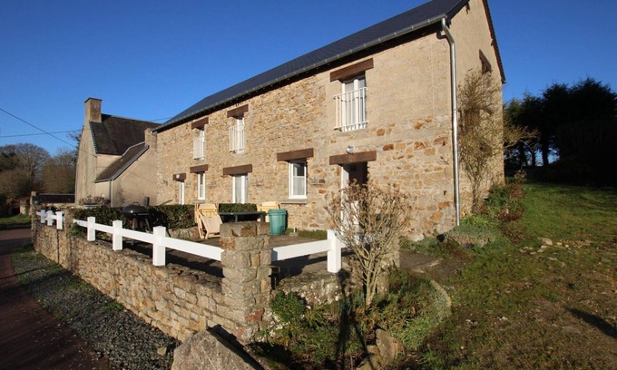Angoville-sur-Ay Cabaña | Casa acogedora entre el mar y el campo, con terraza, jardín, TV y más.