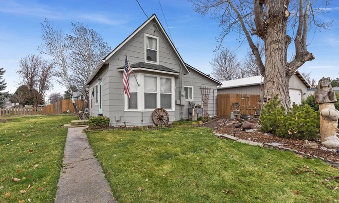 Middleton Casa | Cozy County Home with hot tub!!