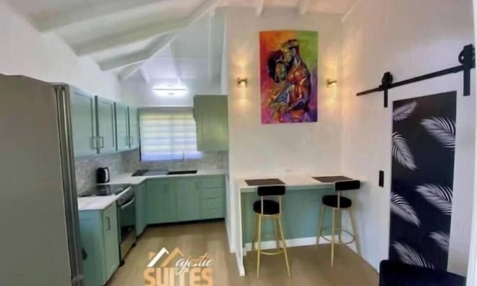 Orange Hill Apartamento | Cozy Couple Retreat & Cozy 2 Bedroom Apartment