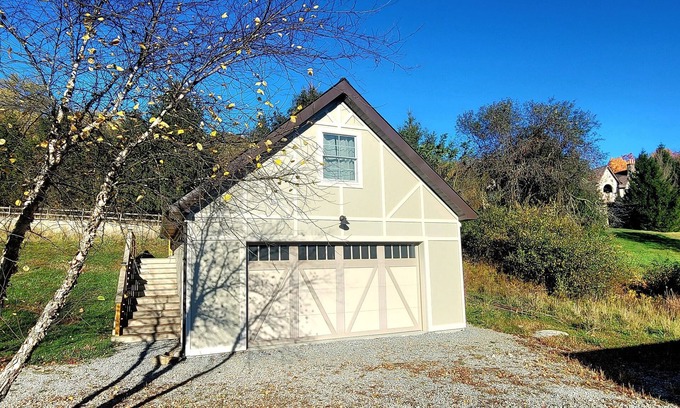 Rector Casa | Cozy Couple's Bungalow near Ligonier!