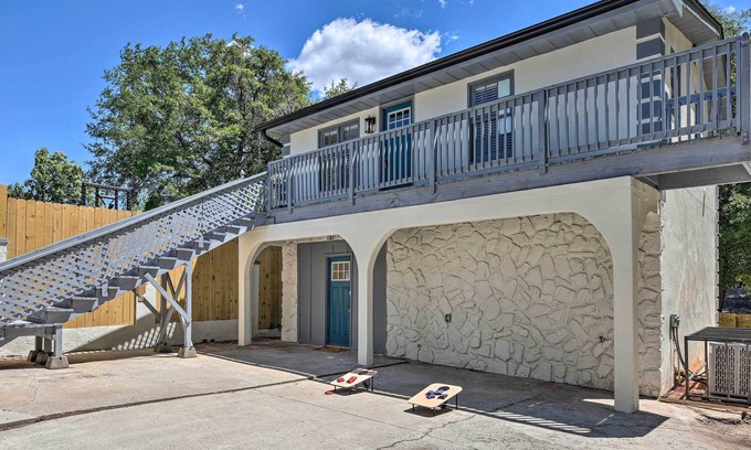 Atlanta Cabaña | Cozy Couple's Cottage ~ 5 Miles to Downtown!